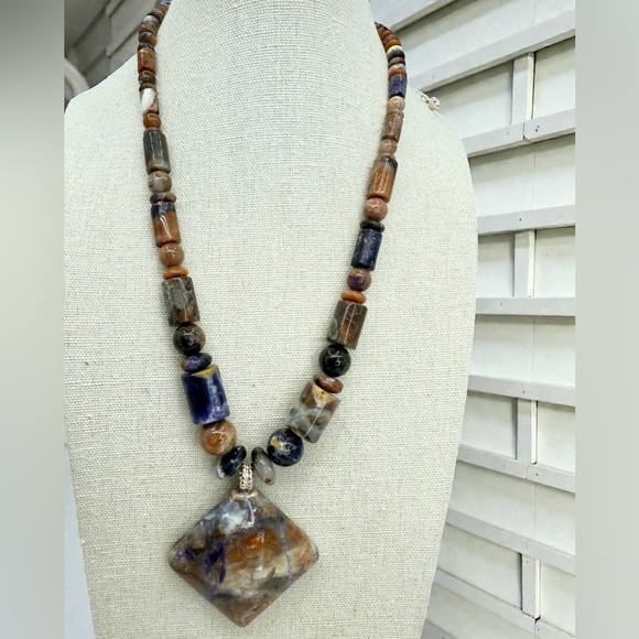 Vintage Retired Jay King Pink Cedar Stone Necklace – South African Mine Find - Picture 17 of 17